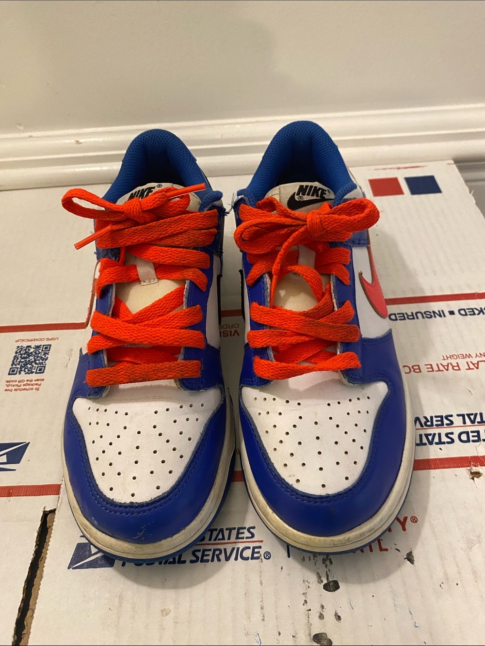Nike size 5Y sneakers good condition